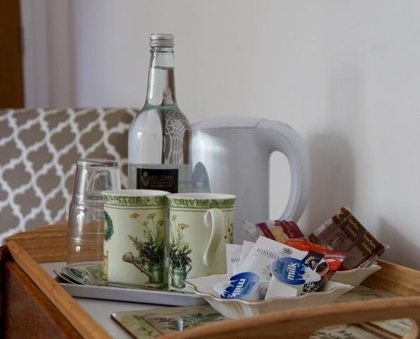 Cherry Tree Guesthouse 브래드포드온아본 객실 사진